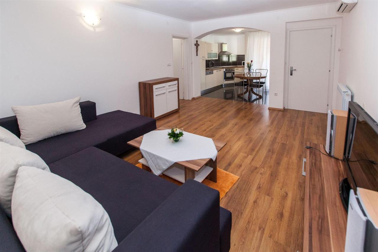 Apartments Carmen Crikvenica Dış mekan fotoğraf
